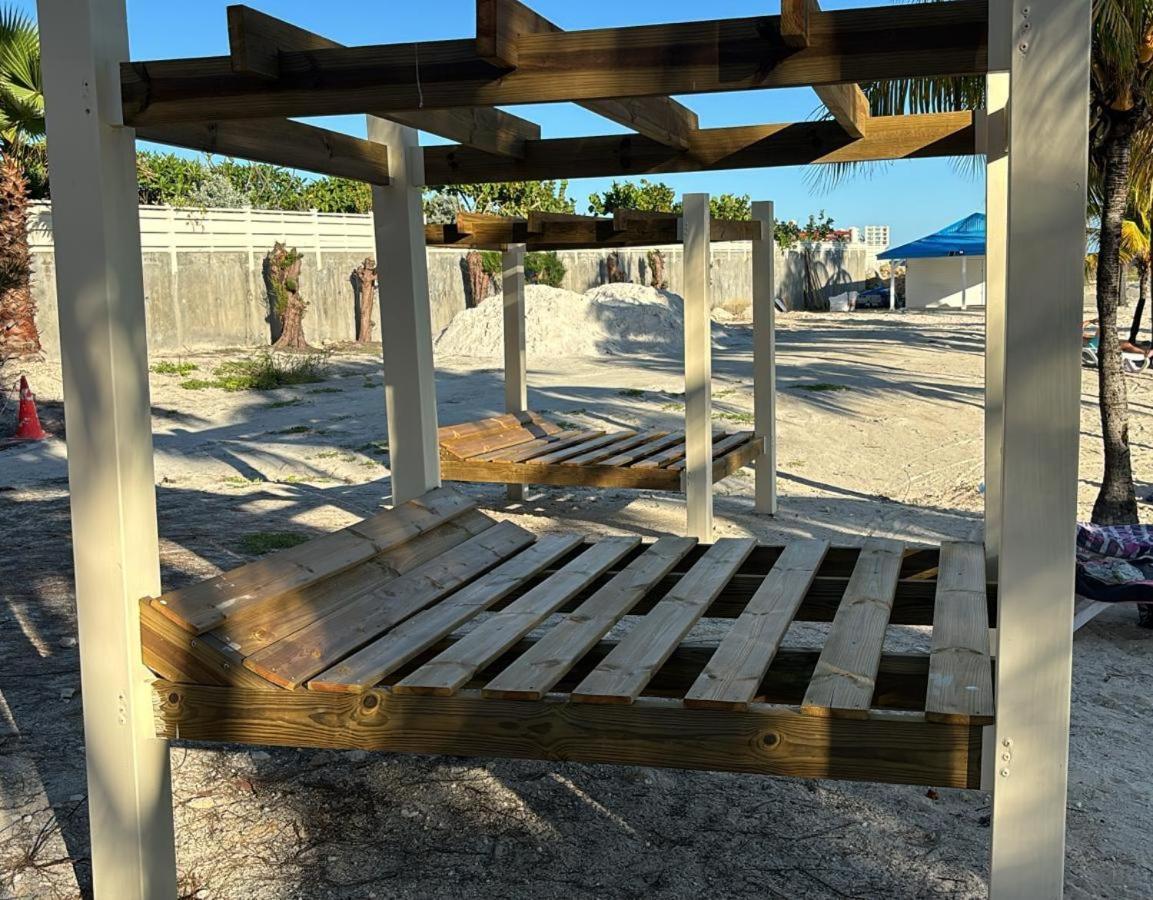 Studio Le Titoune Acces Plage St-Francois Avec Reservoir D'Eau Automatique Saint-Francois  Bagian luar foto